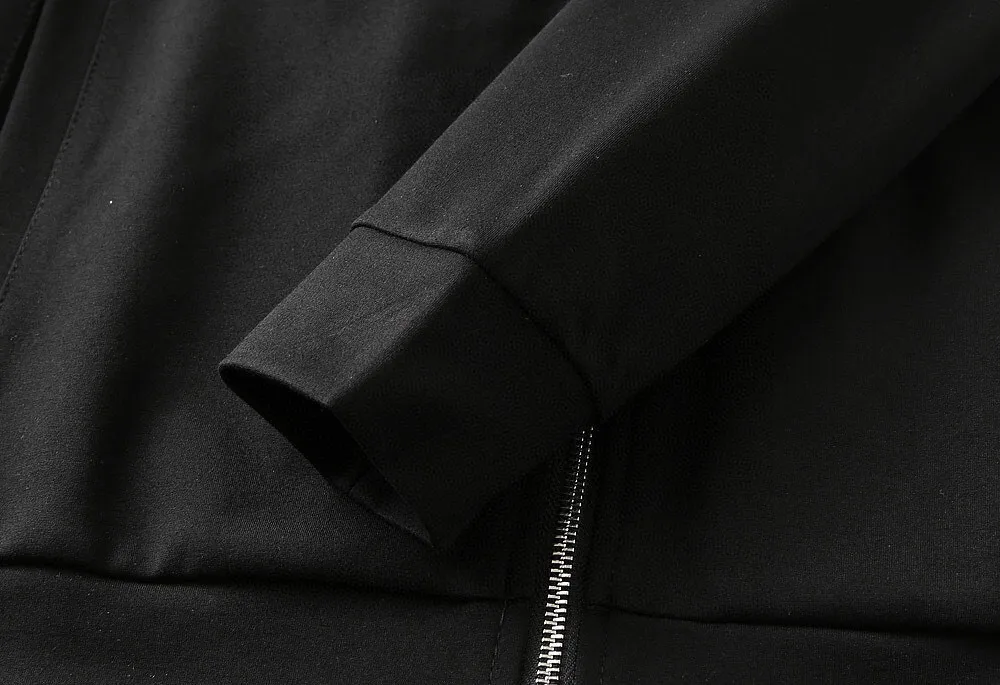 🅿️460 brand [LV Louis Vuitton] (velvet and thickened) 2025 autumn and winter new products, celebrities’ favorite fashion-flavored casual suits, clean and neat tailoring, full of urban style. Made of high-quality customized fabrics, the inner warmth is excellent, the hand feels soft and dry, and the upper body effect is crisp and stylish. The three-dimensional cutting process and the pattern are all of high standards, and the silhouette version has the right benefits! It is not tight at all, and you feel good when you wear it. So many top-quality raw materials create high-end products with unparalleled value. It is the first choice for high-end fashion people. (Size: M-4XL can wear up to 200 pounds)